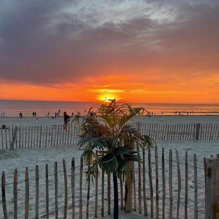 Les Obiones, Vue Laterale Mer, Fort Mahon Plage, Magnifique Studio Cabine 4P, Avec Balcon , Parking Prive Gratuit, Wifi, Classe 2 Etoiles, Exposition Plein Sud En Baie De Somme Екстериор снимка