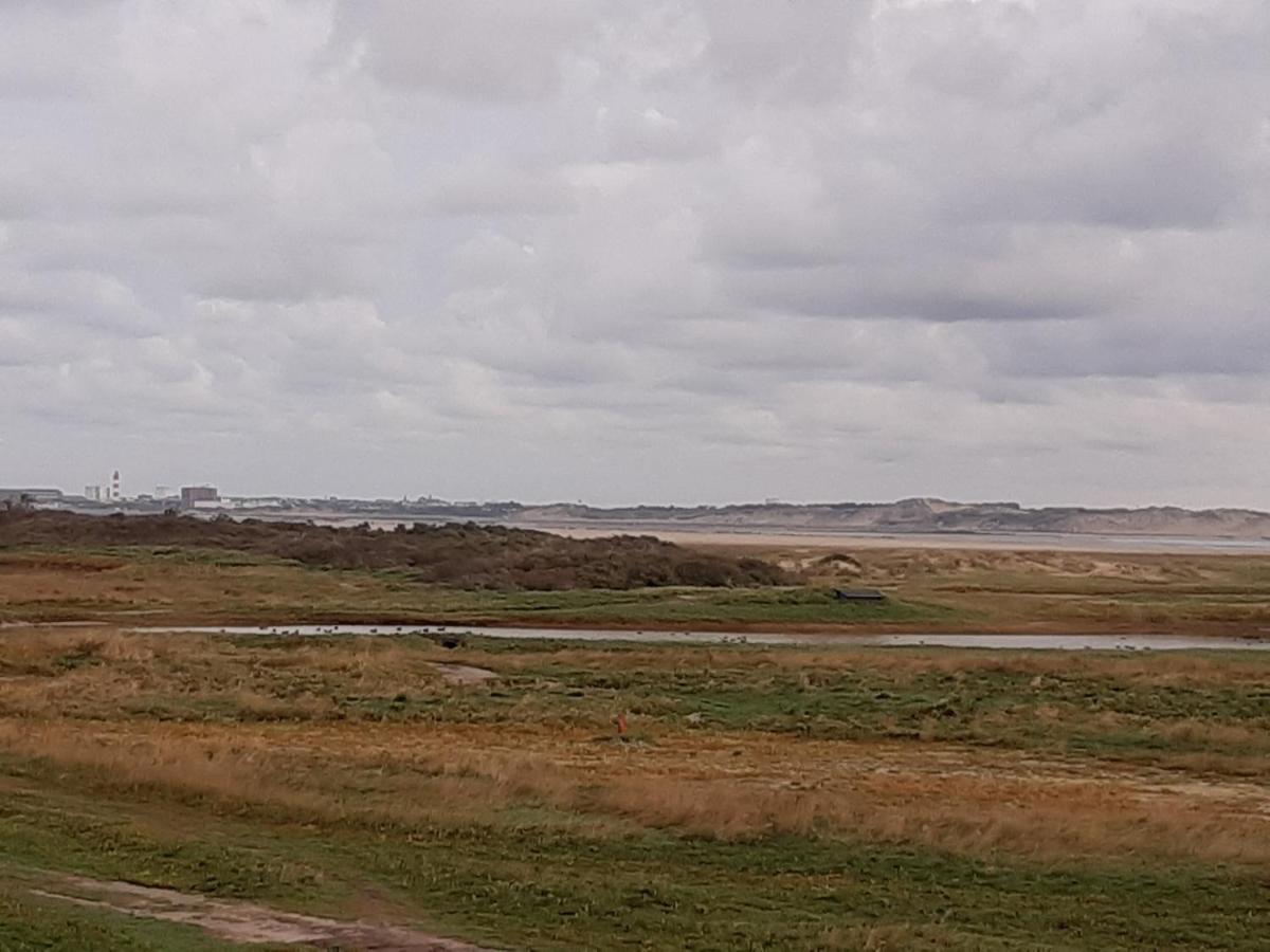 Les Obiones, Vue Laterale Mer, Fort Mahon Plage, Magnifique Studio Cabine 4P, Avec Balcon , Parking Prive Gratuit, Wifi, Classe 2 Etoiles, Exposition Plein Sud En Baie De Somme Екстериор снимка