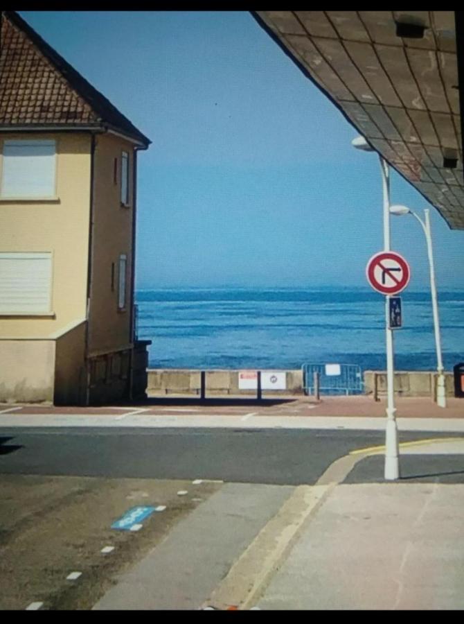 Les Obiones, Vue Laterale Mer, Fort Mahon Plage, Magnifique Studio Cabine 4P, Avec Balcon , Parking Prive Gratuit, Wifi, Classe 2 Etoiles, Exposition Plein Sud En Baie De Somme Екстериор снимка