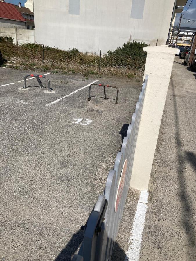 Les Obiones, Vue Laterale Mer, Fort Mahon Plage, Magnifique Studio Cabine 4P, Avec Balcon , Parking Prive Gratuit, Wifi, Classe 2 Etoiles, Exposition Plein Sud En Baie De Somme Екстериор снимка